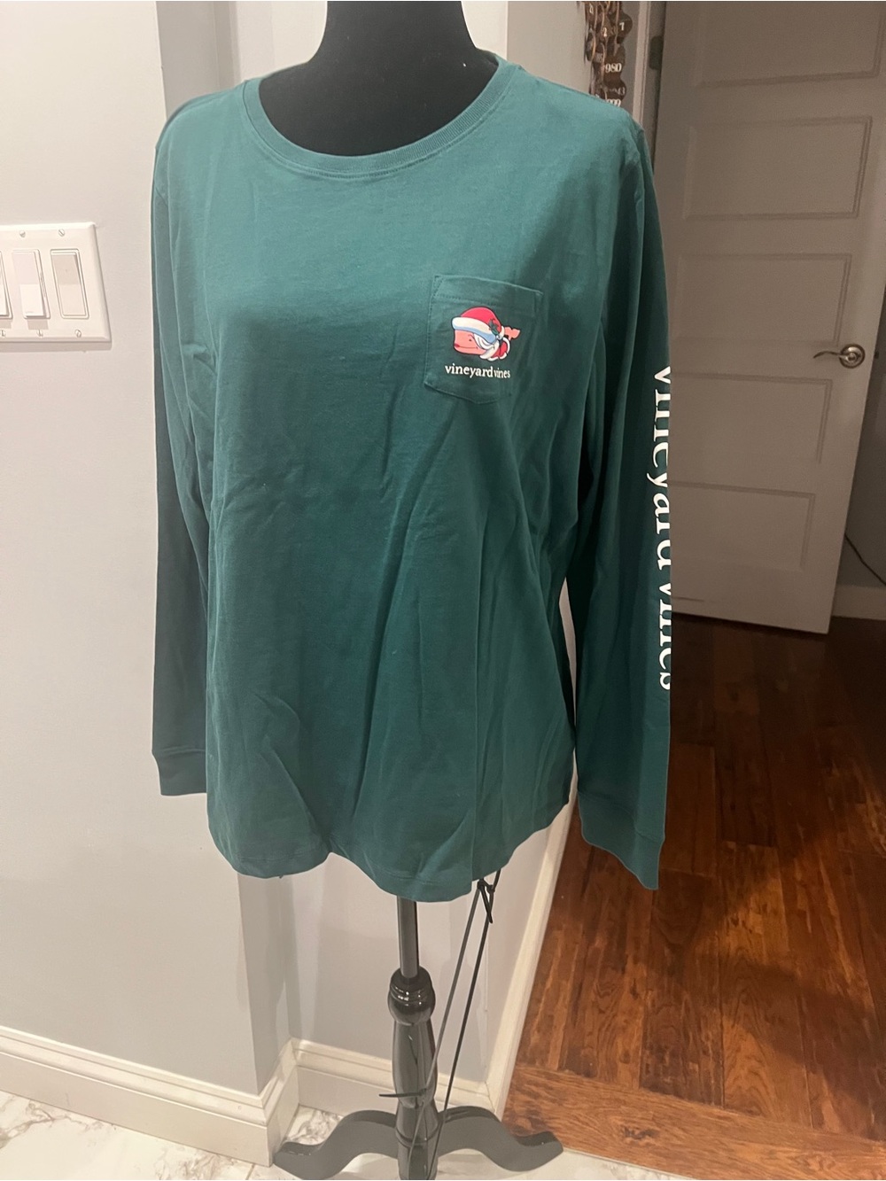 Vineyard Vines Men’s Long-Sleeve Pocket Tee in Green